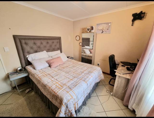 2 BEDROOM APARTMENT FOR SALE IN NOORDWYK